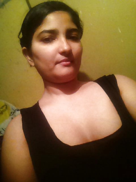 adult18indian:  Hot indian school teen . love her black bra . 