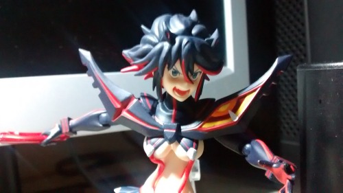 grimphantom:  Look who came in the mail today! Finally my Ryuko figure that i pre-order along time, worth the wait! Don’t mind Bill, he’s just saying hi to ya lol  I want Ryuko figure! <3 <3 <3
