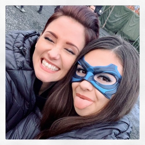 Miscellaneous pictures of Chyler Leigh behind the scenes of season 5 of Supergirl