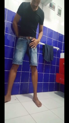 Peedc:  Nice Relaxing Piss In My Jean Shorts After Work  Http://Www.xtube.com/Video-Watch/Relaxing-Piss-28886861