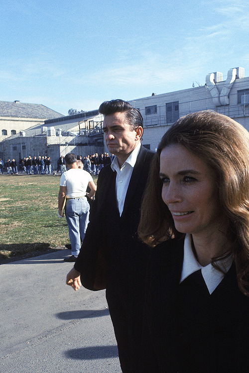 languagethatiuse:  Mr. Johnny Cash and his soon to be wife, Ms. June Carter, on the grounds of Folso