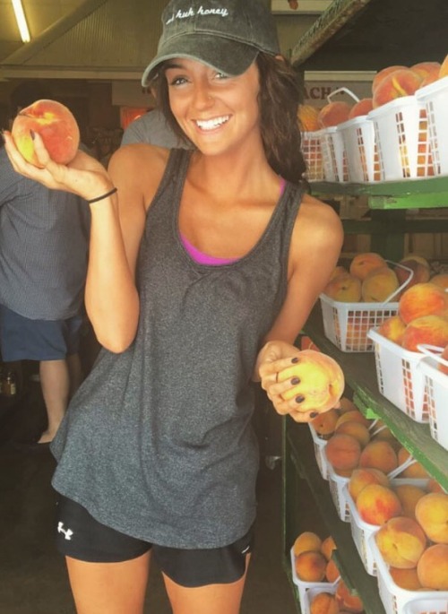 contessachix: Peaches are my favorite food