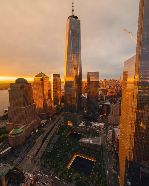 newyorkcityfeelings: Sunset at 1WTC by @opoline