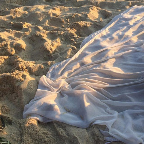 aegyotrashcan:moodboard: beach babes