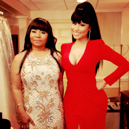 cosmic-noir:  theblacfox:  trebled-negrita-princess:  nickiminajweb:  Nicki Minaj and her beautiful mother  Y'ALL LOOK AT MAMA!!!!!    Twins !  MAMA MINAJ IS SLAYING!