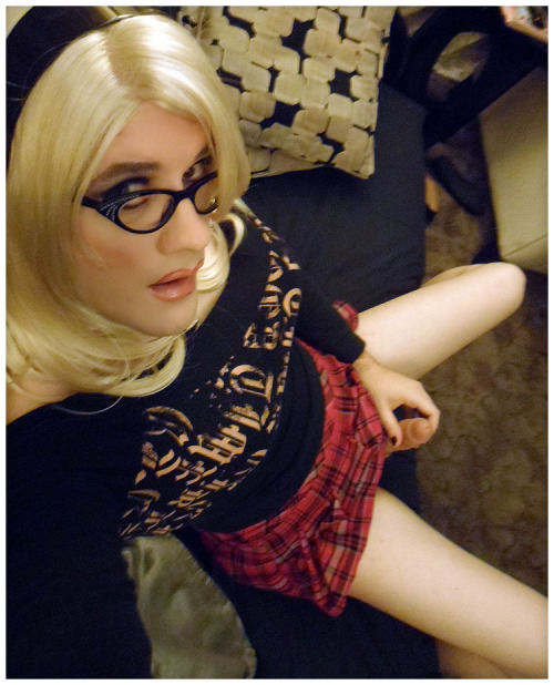 xdresser-babes:  XXX CrossDressing 