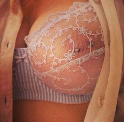 goodgirlshive:  So sexy.