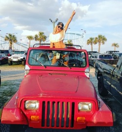 briguyflorida:  Sexy Jeeper Cecile