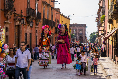 Mojigangas en San Miguel de Allende, Guanajuato. México