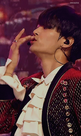 hakyunie:  181231 mbc gayo daejejeon ✩ scentist (resurrection)