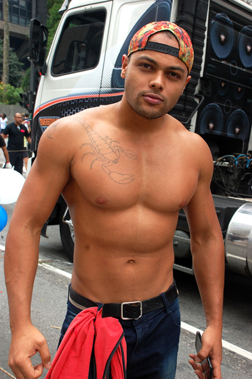 Porn Pics Some hot hunks of Brazil’s gay pride 2015