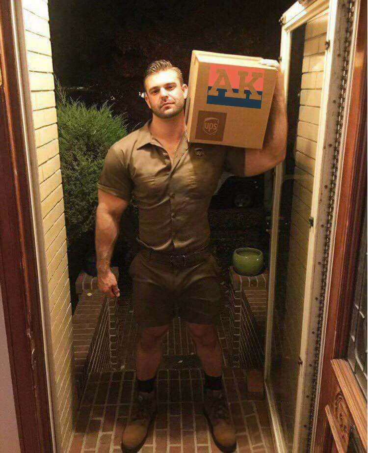 xxxnewstitch:  Trae dos paquetes. 