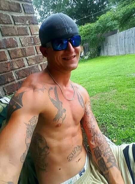 rednecksmoker:  HUMMMMMMMMMMMMMM!!!!! REDNECKSMOKER.TUMBLR.COM  