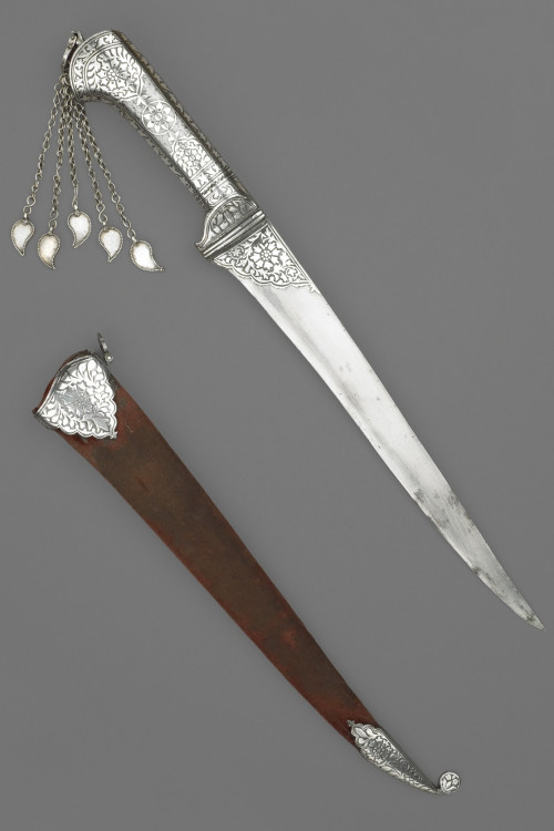 theoutcastrogue: Daggers in the Wallace CollectionKnife with scabbard, Iran, Turkey and Russia, 16th