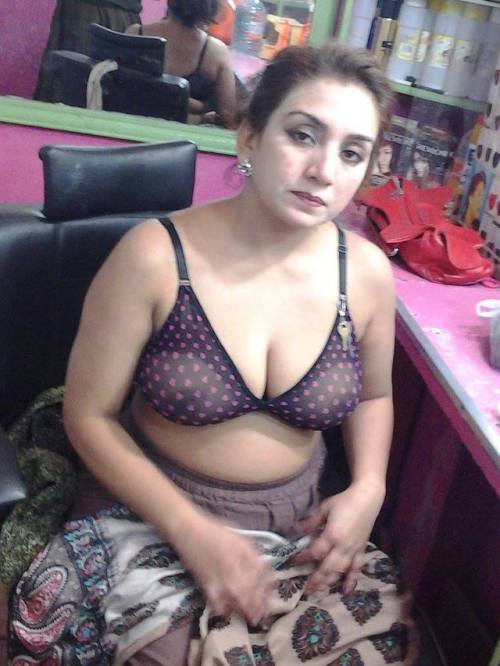 Porn photo theindianablog:  Pakistani Bhabhi
