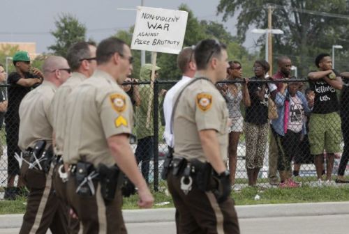 allakinwande:All photos less than 24 hours ago. The fight in StLouis continues.