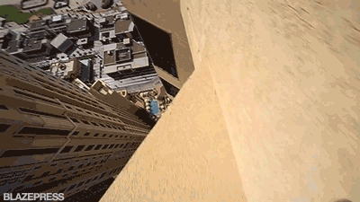 blazepress:  Daredevil Films Himself Doing Some Near Suicidal Parkour on a Skyscraper