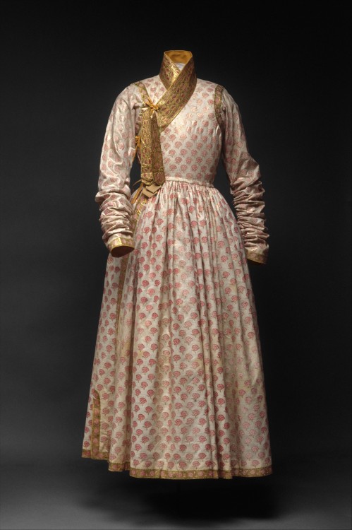 omgthatdress:Man’s Robe (Jama)India (Deccan), 17th centuryThe Metropolitan Museum of Art