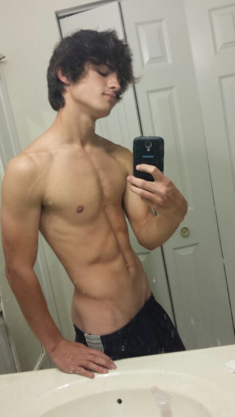 malebodylines:  messy haired boy.