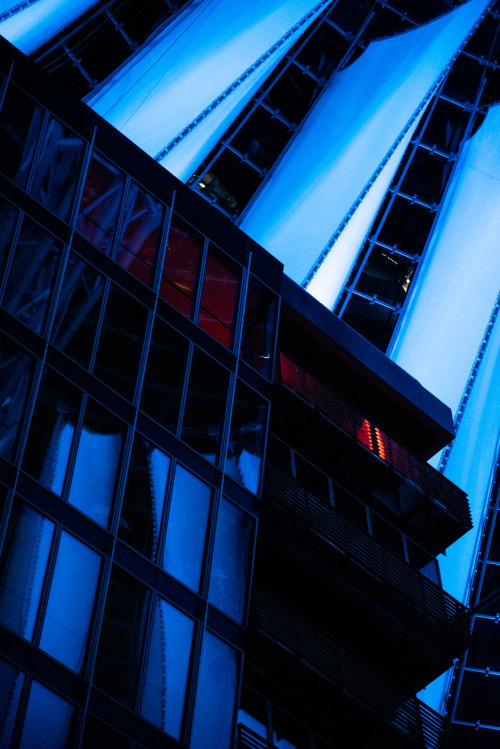 evilbuildingsblog:Sony Center, Berlin by Raphael Lechner on Instagram