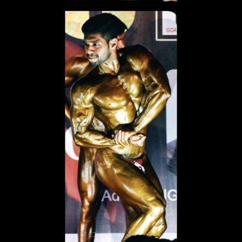 desispeedos: Muscular bodybuilder and fitness model Navin Naik! **Check out @desispeedo on Instagra