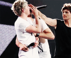 the-boys-who-stole-our-hearts:   Everyone loves Niall.  how could you not? 