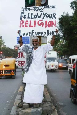 fuckyeahyoga:  This man has been holding