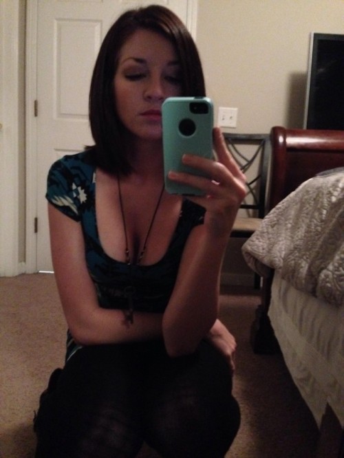 sexiestslts:freshfaces18:Wow, gorgeous slut!