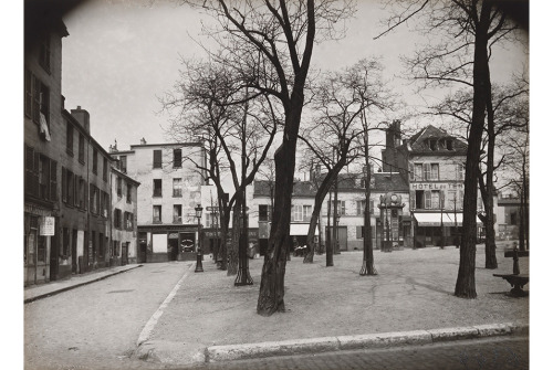 Eugene Atget - Place du Tertre, Montmartre, Paris (c. 1922)