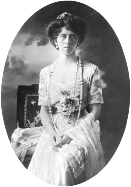 Princess Victoria of Schaumburg-Lippe, née Princess of Prussia. 1908