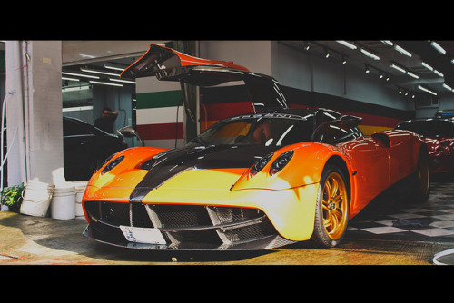 gasinblood:Pagani Huayra by Sport &amp; Luxurious on Flickr.Pagani Huayra