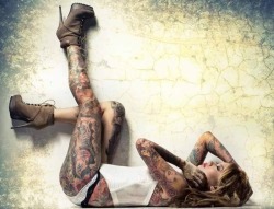 Tattoo'd ladies&metal