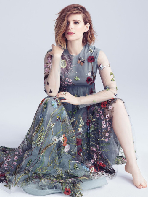 sexycelebfeet:  Kate Mara.