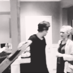 halfsleeper:  1D backstage 29/6/13 