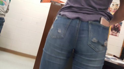 school-voyeur: I love these pics