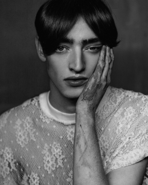 Ben Waters Photographer: Jeff Hahn Styling: Hannah Elwell 「Visionary」from i-D Magazin