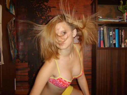 chic-nonnude-teenta:SarahPics number: 12Looking for: MenFree sign-up: Yes.Home page: HERE