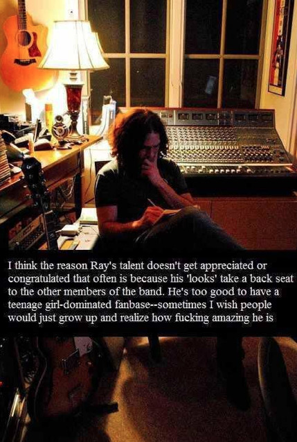 mikey-way-why-you-no-smile:  ♥ 