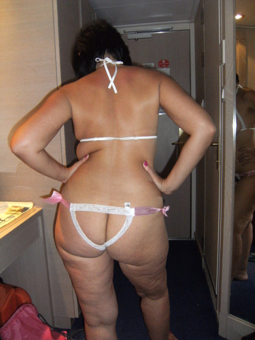 matureinlove:   Spanish hotwife http://matureinlove.tumblr.com/ Read More