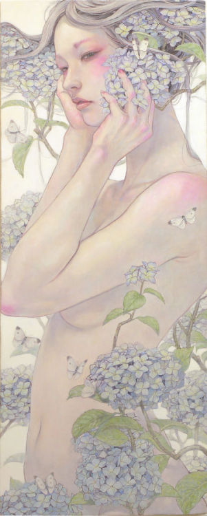 crossconnectmag:  Fantasy Art by Japanese Artist Miho Hirano Miho Hirano is a Japanese artist living in Abiko, Chiba.  She is a graduate of Musashino Art University.  The fantasy world Miho paints is inhabited by ephemeral women who seem to be merging