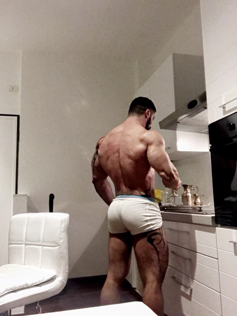 http://hairymacho.tumblr.com/