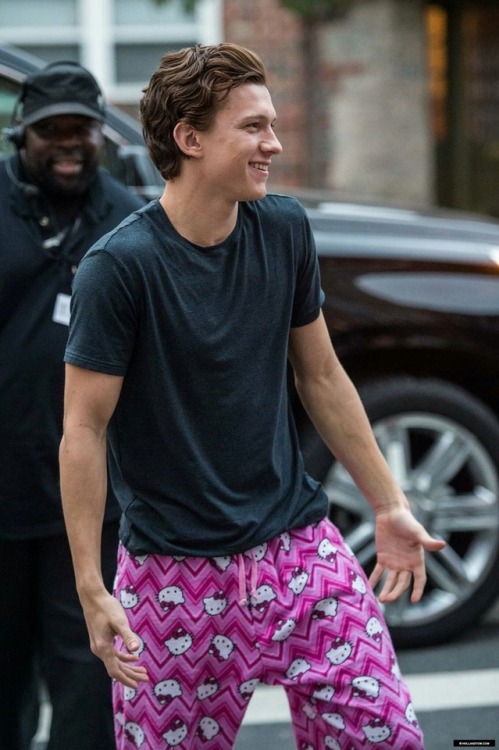 I wish i had hello kitty pajamas tbh