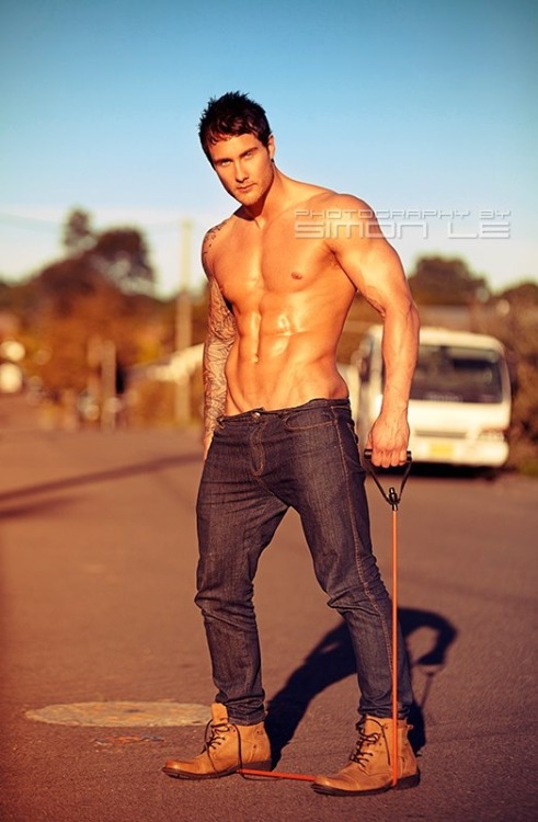 ontheedge69:  Zac Smith  adult photos