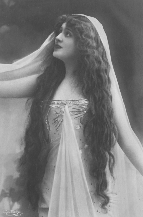 july-annabelle: Marguerite Bresil Belle Epoque performer Reutlinger circa 1905