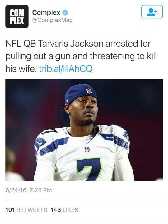 prettyboyshyflizzy:  56blogsstillcrazy:   She roasted him on her brink of death 