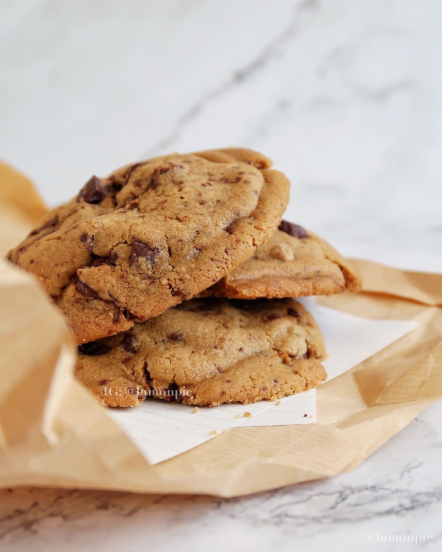 chewy peanut butter cookies