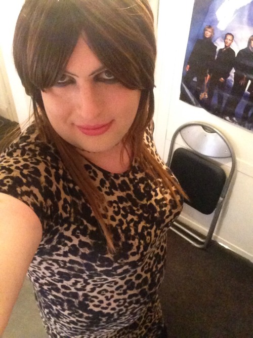 steph-cox-cd:  Lady in leopard print!! hehe xxx  feed your passion