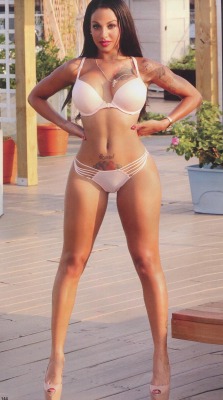 will-funq:  bestblackgirlsxxx:  Cot Dam!! That kitty kat phat  Stallion