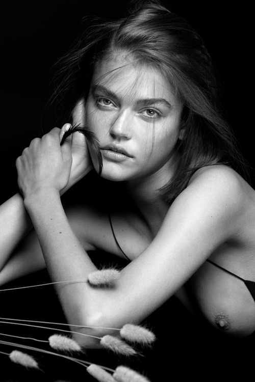 decentfellas:  Daria Pleggenkuhle by Philippe Cometti. 
