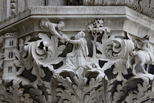 echiromani: Traditio legis, from a capital of the Doge’s Palace, Venice.
